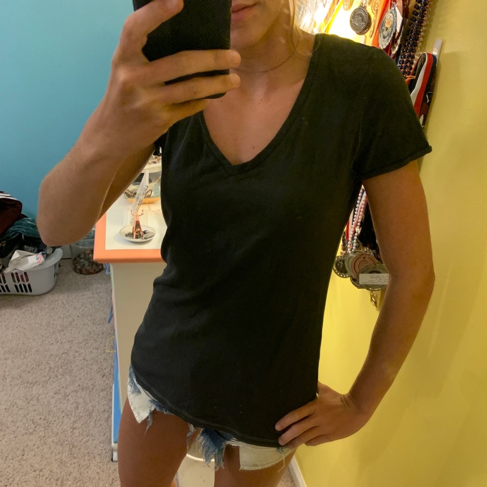 American Eagle “Favorite” Tee